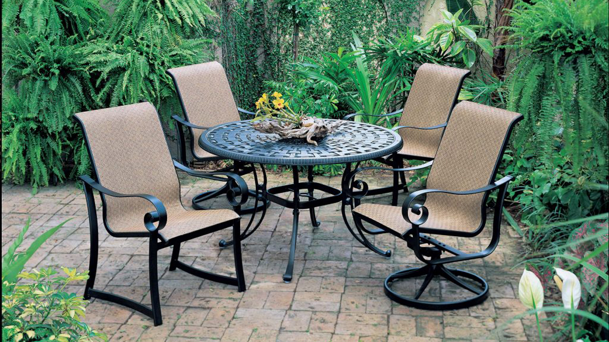 Read more about the article The Most Comfortable Patio Furniture for Your Outdoor Oasis